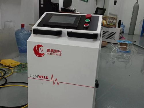 創(chuàng)鑫1500w手持激光器與同類(lèi)產(chǎn)品對(duì)比 優(yōu)勢(shì)盡顯,哪款更適合你